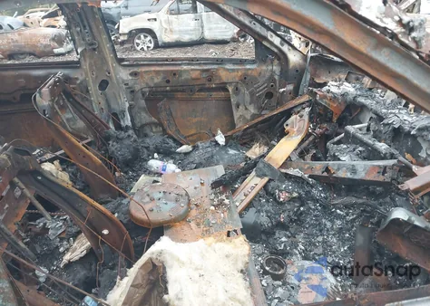 2025 Ford Explorer St-Line from USA, damaged, VIN 1FMUK7KHXSGB25018